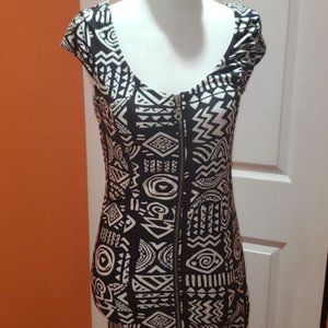 Forever 21 abstract zip front bodycon dress size M